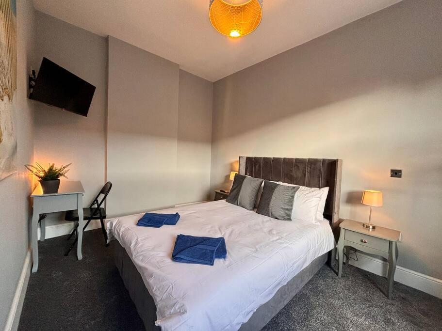 Teds Apartments-Town Centre-Apt1 Блекпул Екстериор снимка