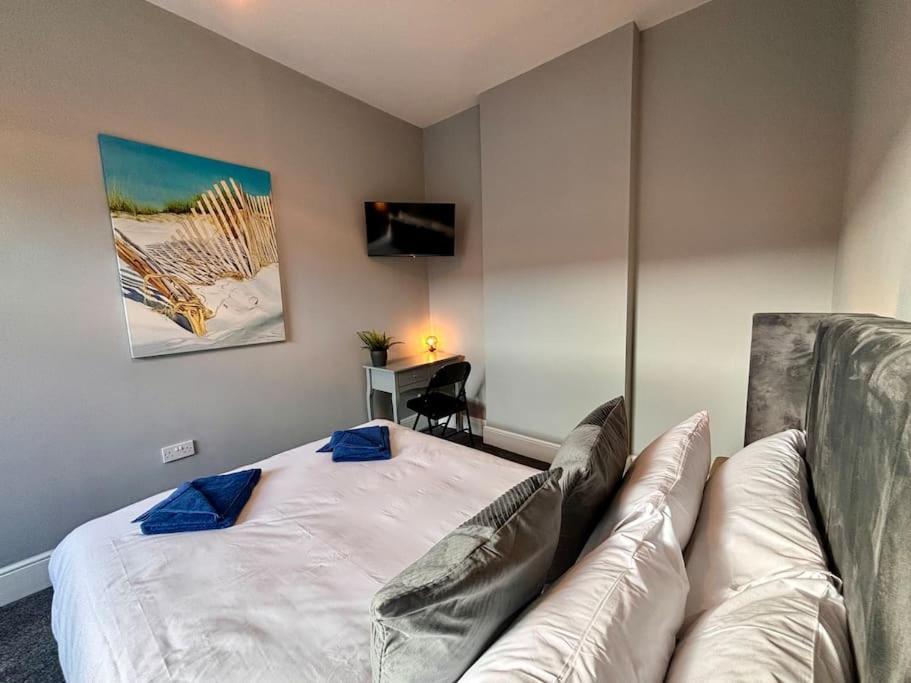 Teds Apartments-Town Centre-Apt1 Блекпул Екстериор снимка
