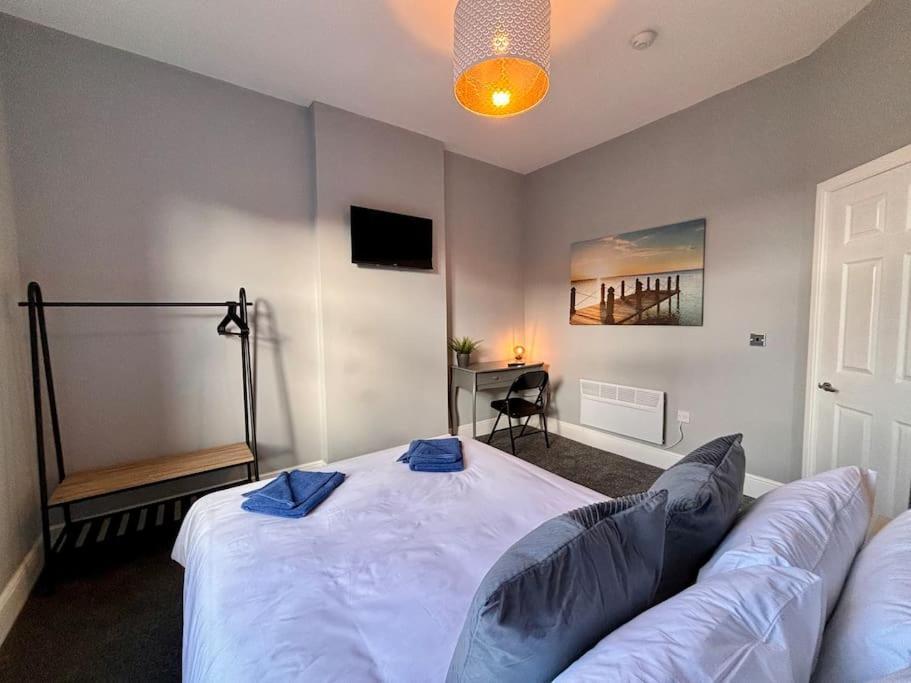 Teds Apartments-Town Centre-Apt1 Блекпул Екстериор снимка