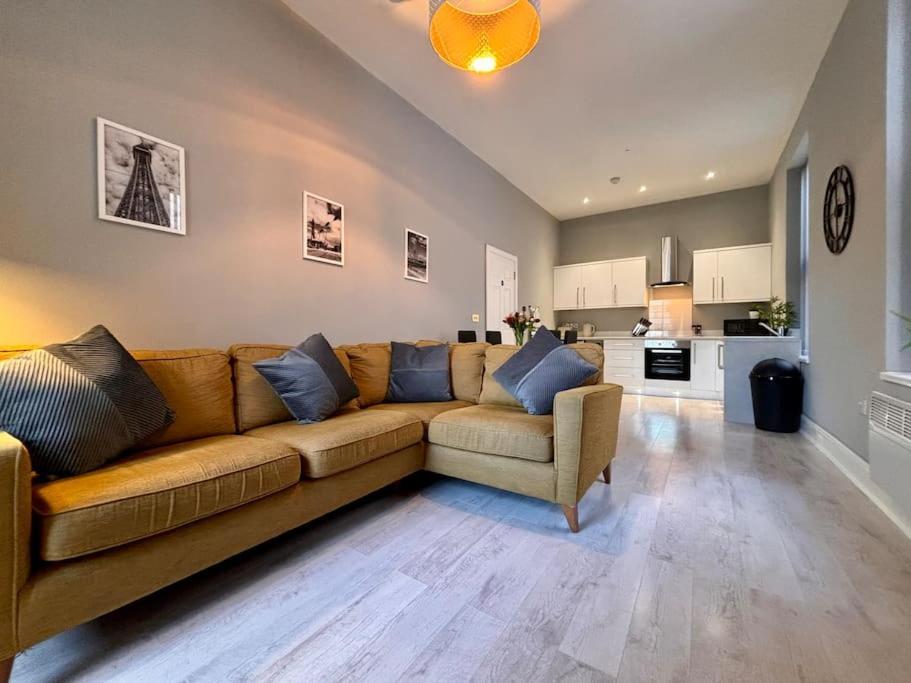 Teds Apartments-Town Centre-Apt1 Блекпул Екстериор снимка