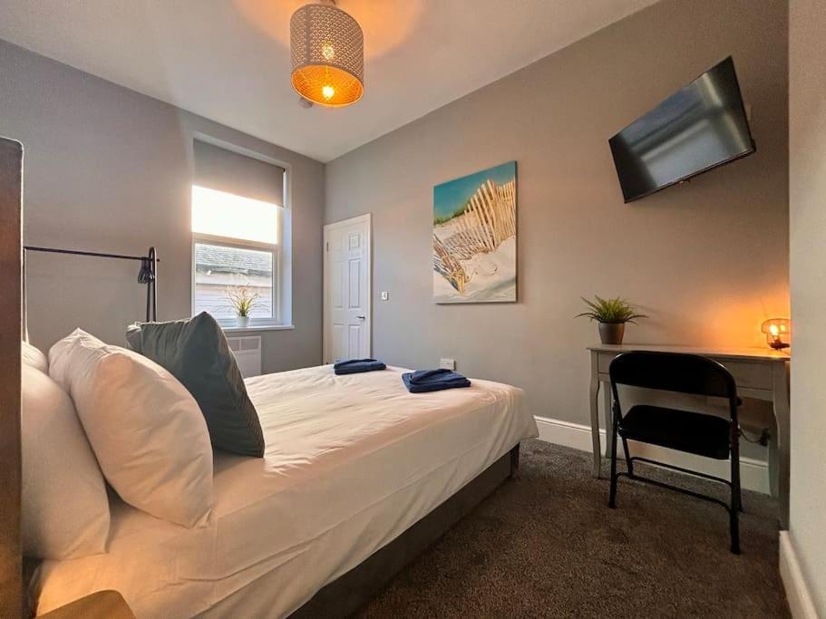 Teds Apartments-Town Centre-Apt1 Блекпул Екстериор снимка