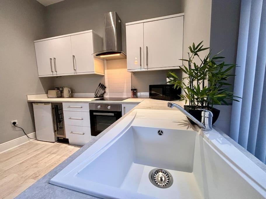 Teds Apartments-Town Centre-Apt1 Блекпул Екстериор снимка